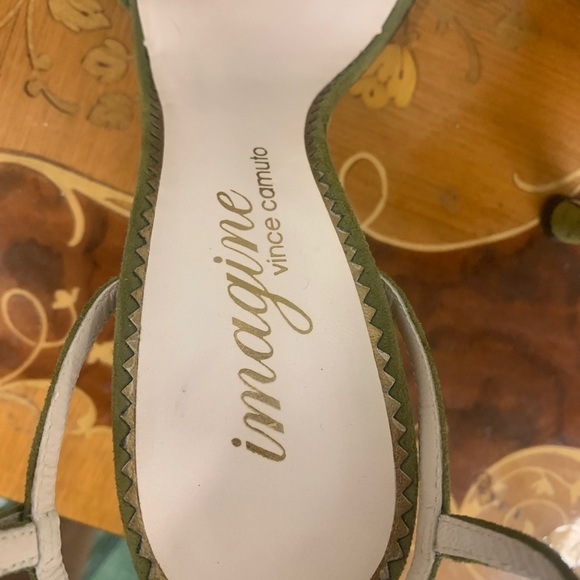 Imagine Vince Camuto Green Sandals.  Very elegant - Picture 4 of 6